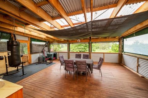 Photo of property in 18 Mills Street, Eltham, 4322