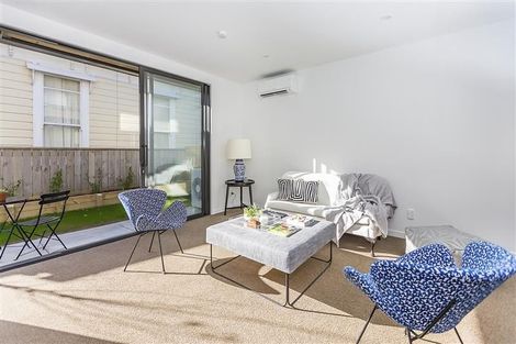 Photo of property in 5/74 Derwent Street, Island Bay, Wellington, 6023