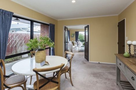 Photo of property in 2/27 Waimairi Road, Upper Riccarton, Christchurch, 8041