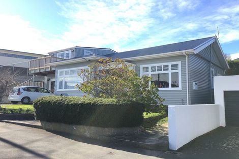 Photo of property in 104 Northland Road, Northland, Wellington, 6012