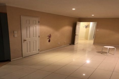 Photo of property in 25 Medvale Avenue, Flat Bush, Auckland, 2019