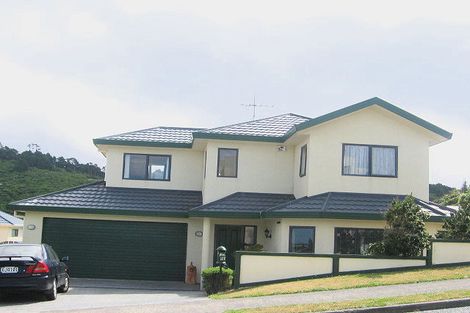 Photo of property in 100 Ashton Fitchett Drive, Brooklyn, Wellington, 6021