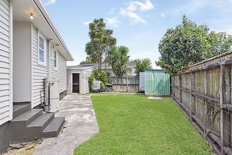 Photo of property in 1/1 Cooper Place, Papakura, 2110
