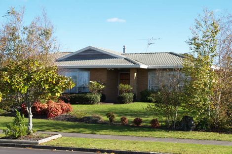 Photo of property in 17 John Lister Close, Golflands, Auckland, 2013