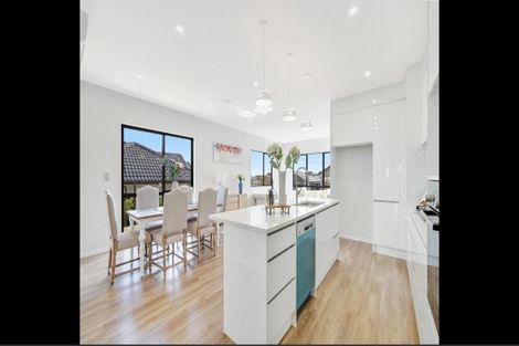 Photo of property in 53 Twin Parks Rise, Papakura, 2110