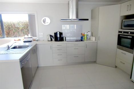 Photo of property in 2/67 Northgate, Strandon, New Plymouth, 4312