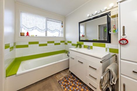 Photo of property in 39 Balloch Street, Randwick Park, Auckland, 2105