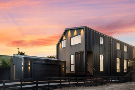 Photo of property in 53 Kings Avenue, Waikuku Beach, 7402