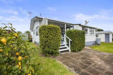 Photo of property in 7a Litchfield Place, Clarks Beach, 2122