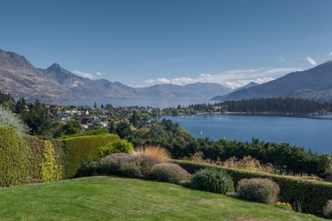 Photo of property in 4 Garland Terrace, Kelvin Heights, Queenstown, 9300