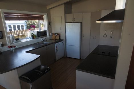 Photo of property in 3 Tyne Road, Forrest Hill, Auckland, 0620