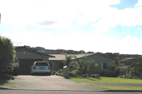 Photo of property in 19 Rifleman Rise, Unsworth Heights, Auckland, 0632