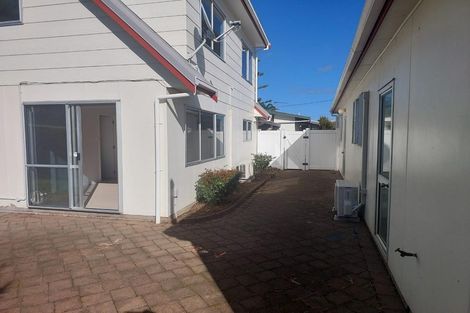 Photo of property in 3 Shepherds Road, Papakura, 2110