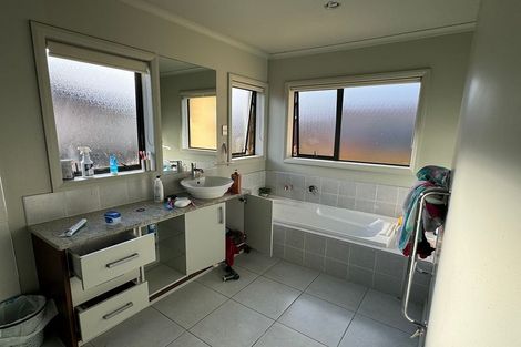 Photo of property in 8 Kingsgate Place, Dannemora, Auckland, 2016