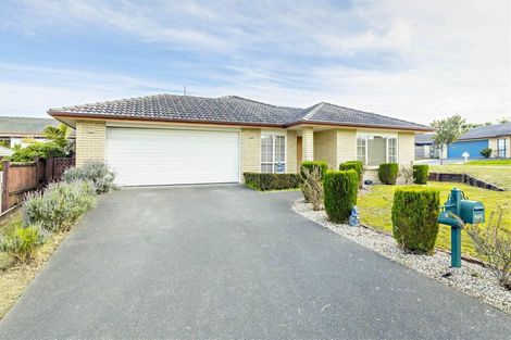 Photo of property in 12 Ironstone Place, Randwick Park, Auckland, 2105