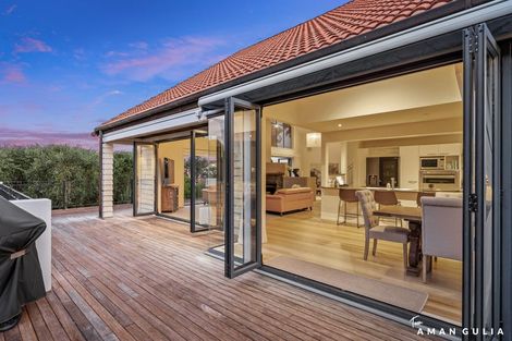 Photo of property in 86a Wiseley Road, West Harbour, Auckland, 0618