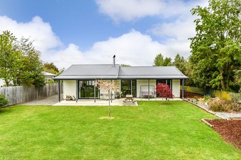 Photo of property in 21a Cross Street, Coalgate, 7673