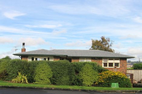 Photo of property in 54 Bradbury Road, Botany Downs, Auckland, 2010