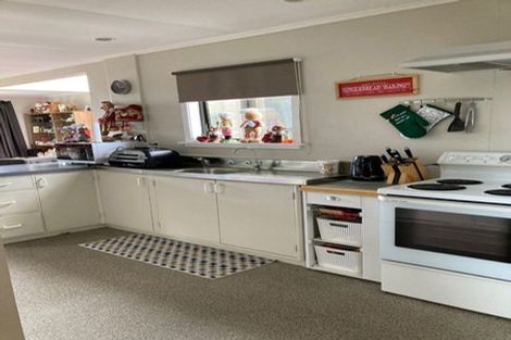 Photo of property in 4 Margaret Place, Merrilands, New Plymouth, 4312