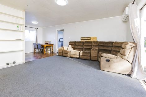 Photo of property in 1/6 Bundena Place, Clendon Park, Auckland, 2103