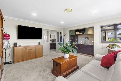 Photo of property in 176b Heta Road, Highlands Park, New Plymouth, 4312