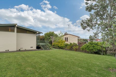 Photo of property in 7 Pakira Avenue, Glendene, Auckland, 0602