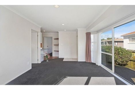 Photo of property in 78 Sunset Road, Unsworth Heights, Auckland, 0632
