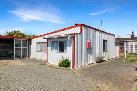 Photo of property in 7 Beach Street, Tangimoana, 4822