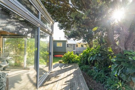 Photo of property in 121 The Parade, Paekakariki, 5034