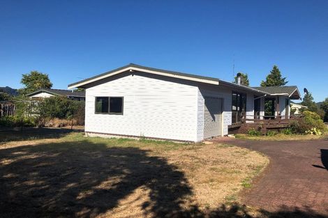 Photo of property in 11 Angela Place, Kinloch, Taupo, 3377