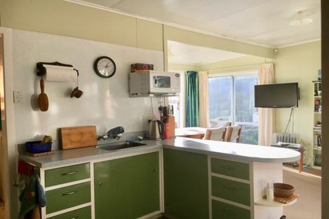Photo of property in 1 Beach Road, Mokau, 4376