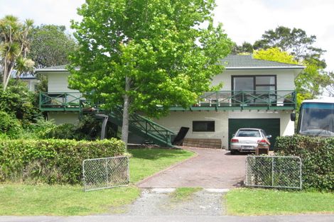 Photo of property in 916 Whangaparaoa Road, Manly, Whangaparaoa, 0930