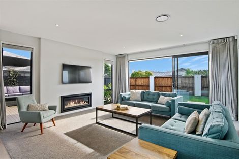 Photo of property in 98 Broadhaven Avenue, Parklands, Christchurch, 8083
