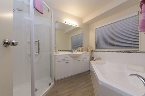 Photo of property in 37 Starlight Cove, Hobsonville, Auckland, 0618