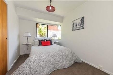 Photo of property in 10 Camilla Grove, Totara Vale, Auckland, 0629