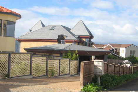 Photo of property in 15 George Gee Drive, Korokoro, Lower Hutt, 5012