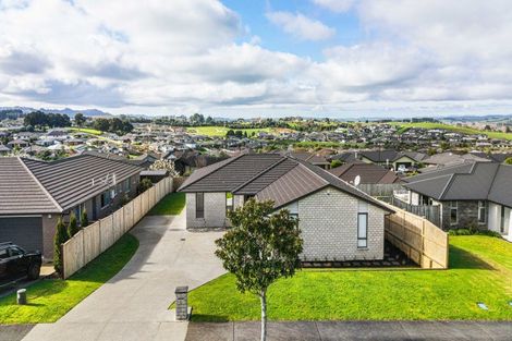 Photo of property in 15 Pyne Crescent, Pokeno, 2402