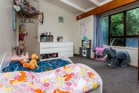 Photo of property in 34 Unsworth Drive, Unsworth Heights, Auckland, 0632