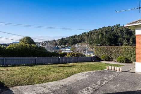 Photo of property in 25 Brockville Road, Glenross, Dunedin, 9011