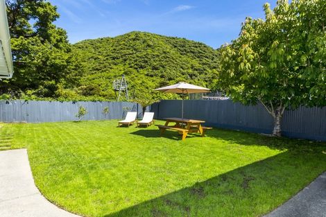 Photo of property in 84 Black Beech Street, Birchville, Upper Hutt, 5018