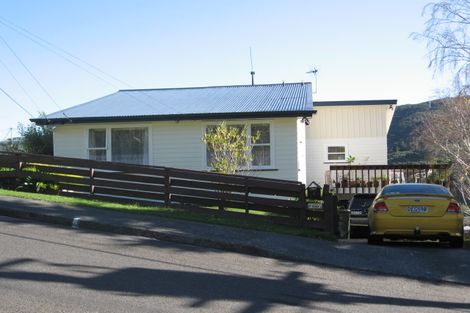 Photo of property in 2 Lord Street, Stokes Valley, Lower Hutt, 5019