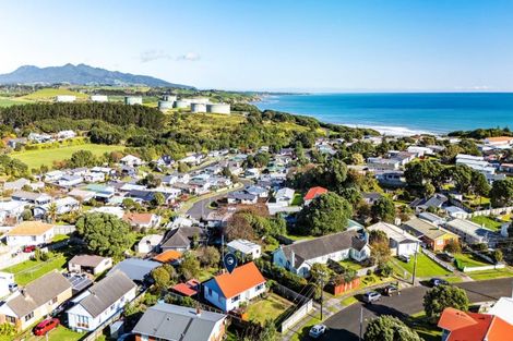 Photo of property in 15 Marama Crescent, Spotswood, New Plymouth, 4310