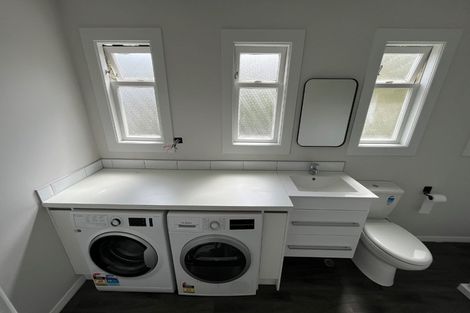 Photo of property in 212 The Terrace, Wellington Central, Wellington, 6011