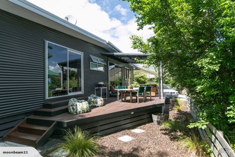 Photo of property in 9a Saint Hill Lane, Havelock North, 4130