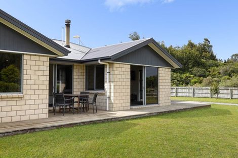 Photo of property in 16 Roy Road, Hamurana, Rotorua, 3096