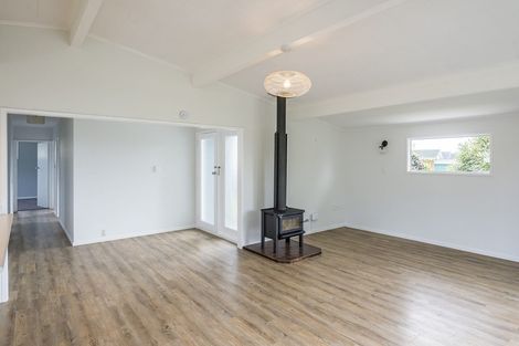 Photo of property in 32 Sylvan Avenue, Waikanae, 5036