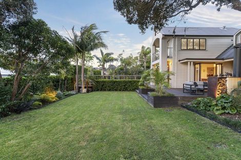 Photo of property in 34 Edgars Road, Westmere, Auckland, 1022