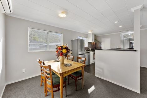 Photo of property in 41b Larchmont Grove, Totara Park, Upper Hutt, 5018