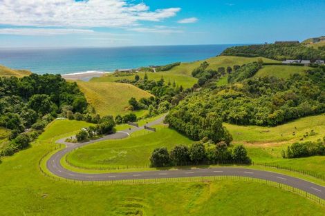 Photo of property in Tapuae, 26 Washer Road, Omata, New Plymouth, 4374