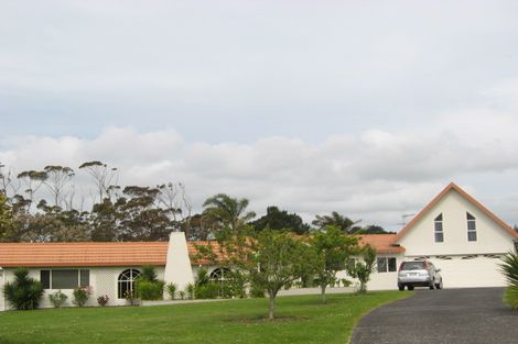 Photo of property in 35 Cloverfields Drive, Waimauku, 0812